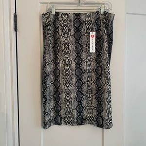 Snake skin  printed skirt brand new